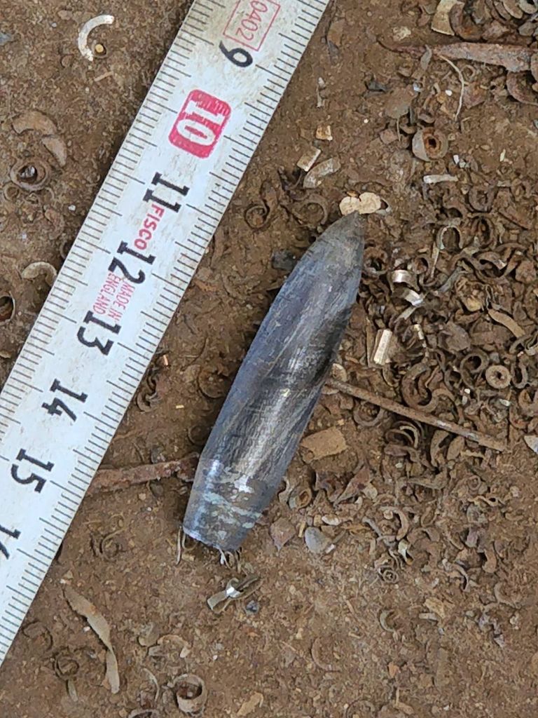 صورة للرصاصة التي تقول إسرائيل إنها عثرت عليها غارة إسرائيلية على قطاع غزة - أرشيفية