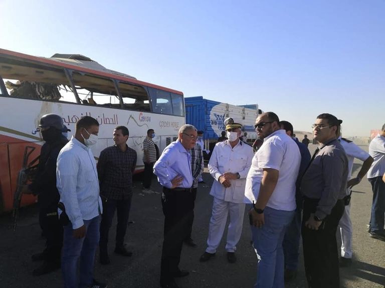 عشرات القتلى والمصابين في حادث مروري بمصر عشرات القتلى والمصابين في حادث مروري بمصر