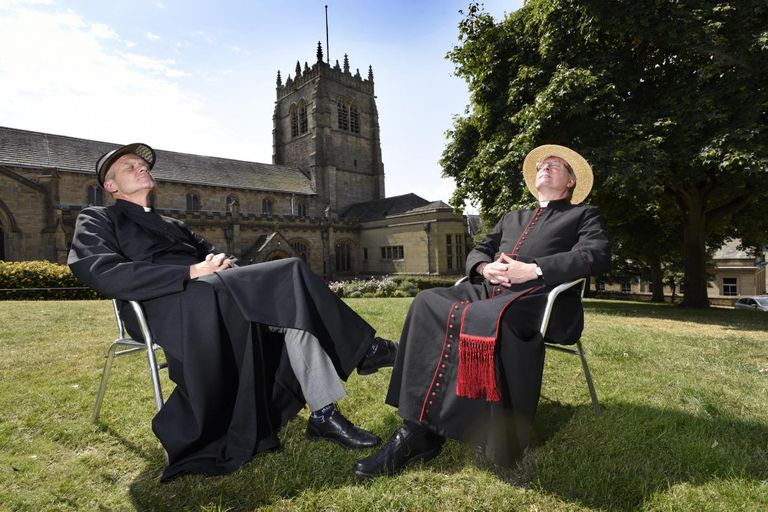 كيف واجه البريطانيون أحر أيام الصيف؟