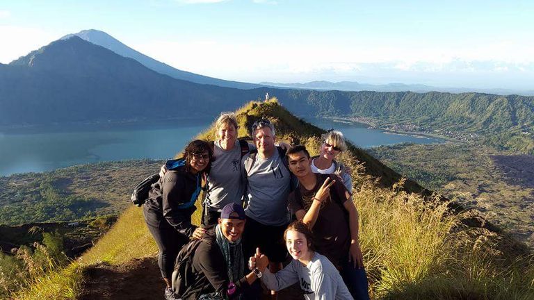 تلال باتور شلال Uluwatu