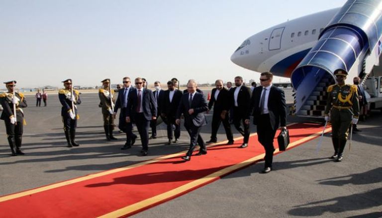 لحظة وصول فلاديمير بوتين إلى طهران