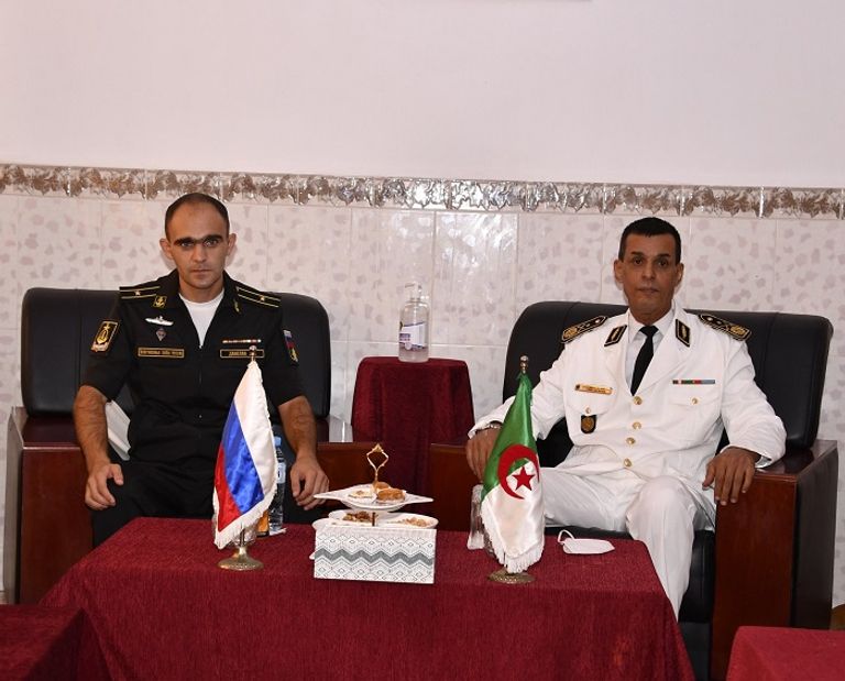 لقاء بين وفدي البحريتين الجزائرية والروسية