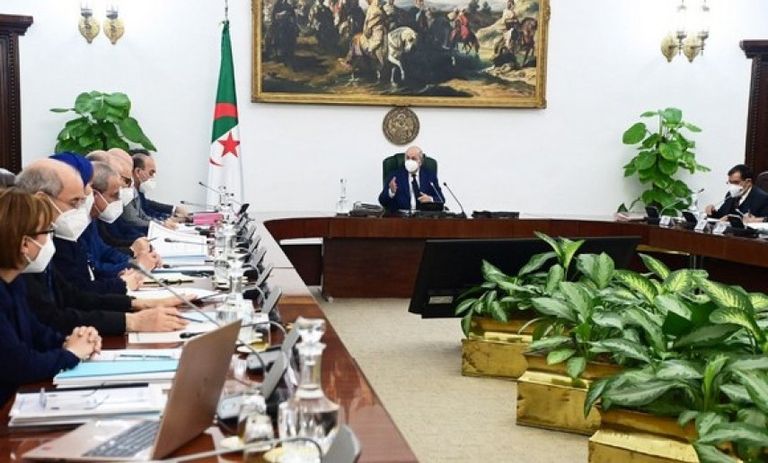 اجتماع مجلس الوزراء الجزائري منتجات زراعية على شكل خارطة الجزائر