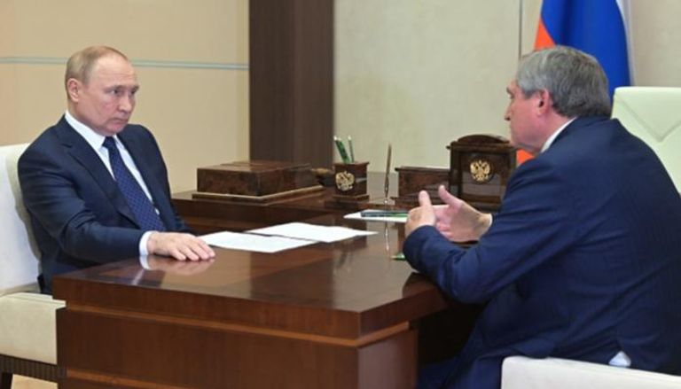 فلاديمير بوتين ووزير الطاقة نيكولاي شولجينوف