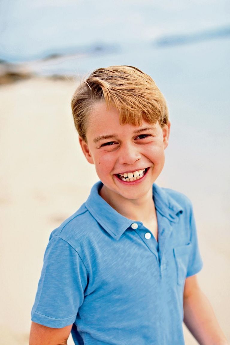 صورة الأمير جورج احتفالا بعيد مولده التاسع