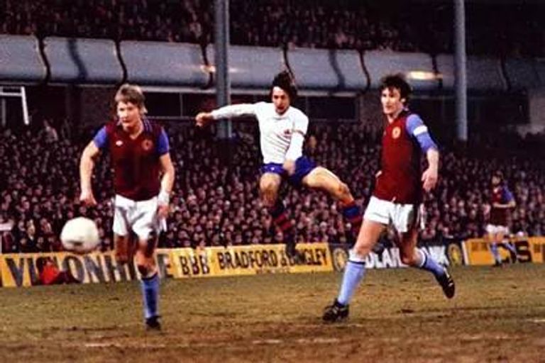 يوهان كرويف أسطورة برشلونة 