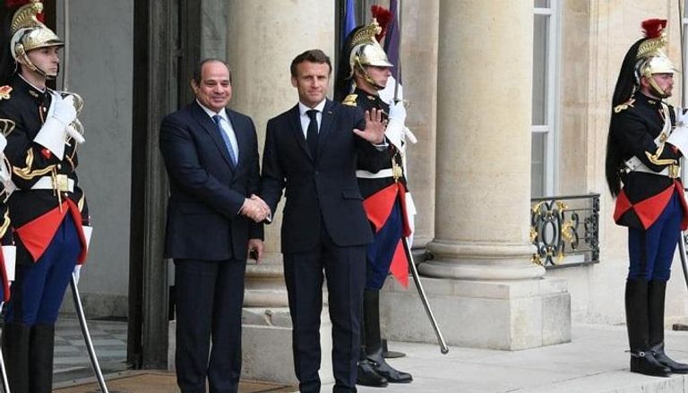 الرئيس المصري ونظيره الفرنسي في قصر الإليزيه