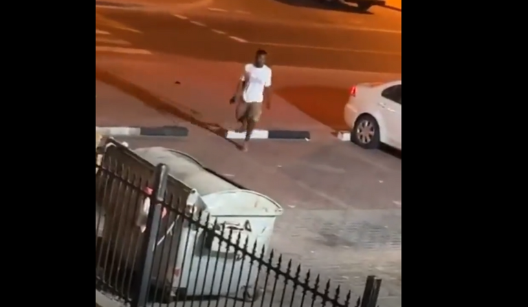 المتهمون بعد القبض عليهم