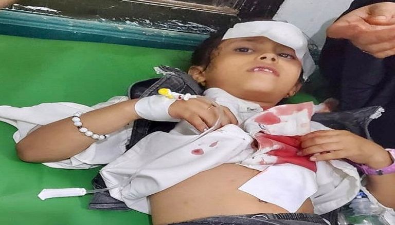 أحد الأطفال المصابين في المجزرة الحوثية بتعز
