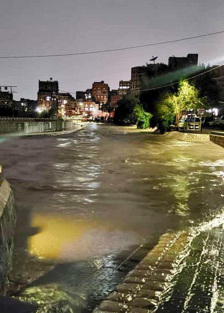 السيول تخرج أنفاق صنعاء عن الخدمة