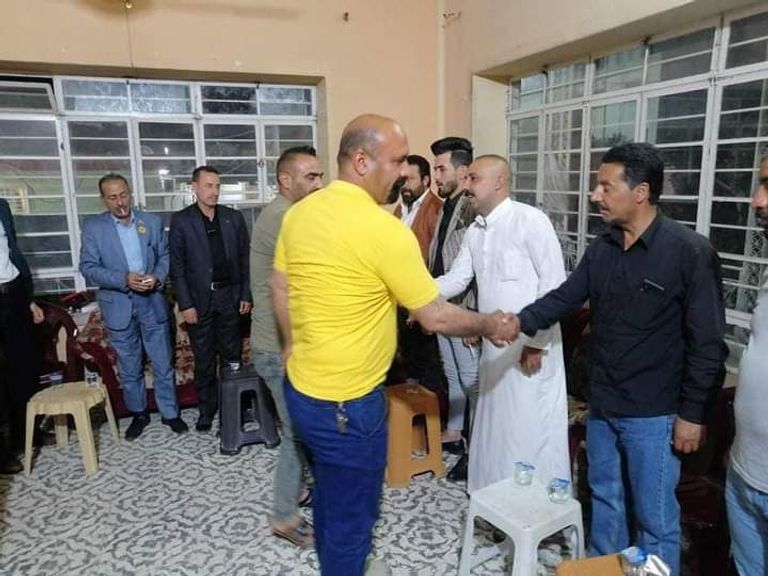 أعضاء من فريق رابطة 