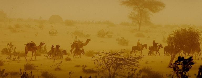 لاجئون يشقون طريقهم فوق الجليد - أرشيفية