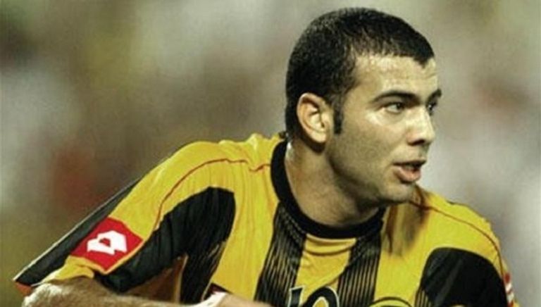 عماد متعب بقميص الاتحاد طارق حامد لاعب وسط الزمالك