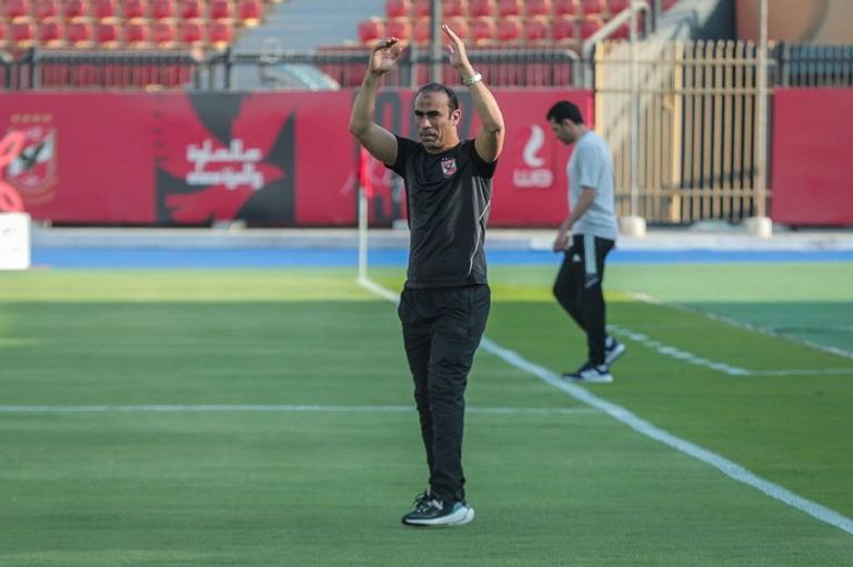 سيد عبدالحفيظ مدير الكرة بالأهلي محمد الشناوي حارس مرمى الأهلي المصري