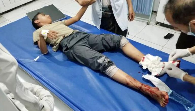 أحد الأطفال المصابين بهجوم الحوثي بتعز