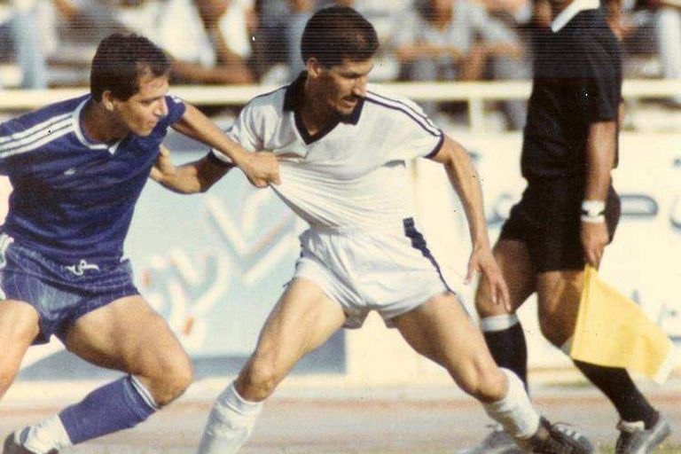 راضي شنيشل أحد أساطير الكرة العراقية السابقين راضي شنيشل أسطورة الكرة العراقية السابق