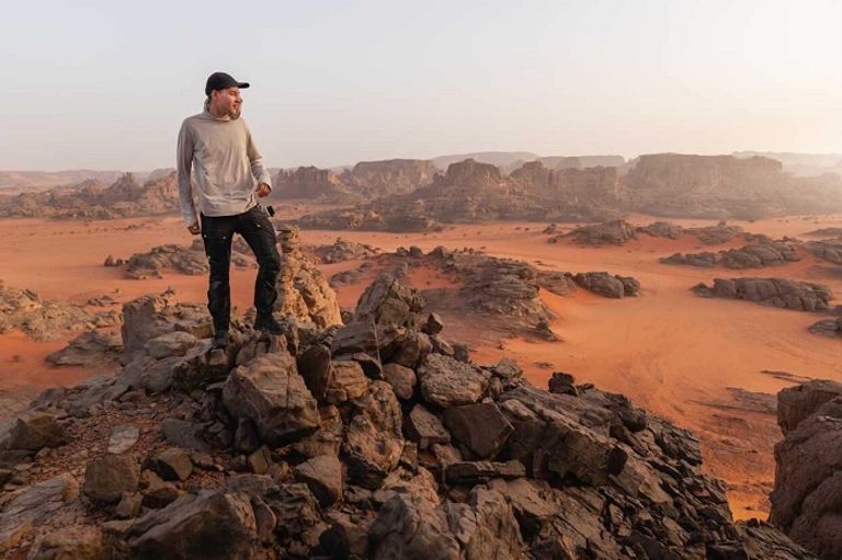 مصور ناشيونال جيوغرافيك الأمريكية في صحراء الجزائر