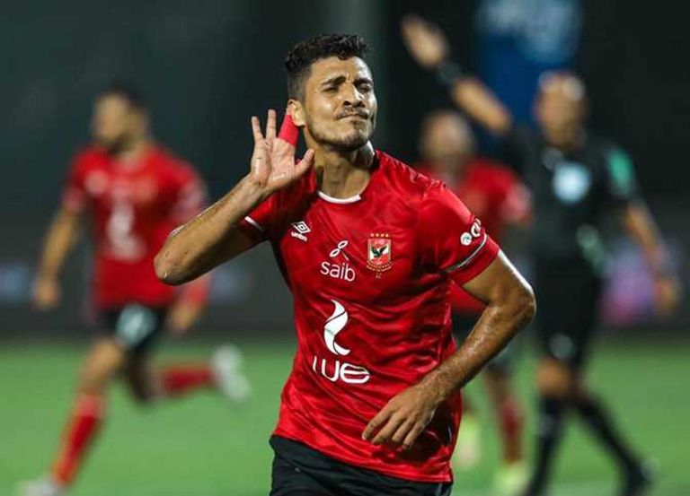 محمد شريف عمرو السولية لاعب الأهلي المصري