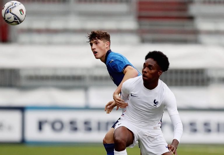 تيل بقميص فرنسا