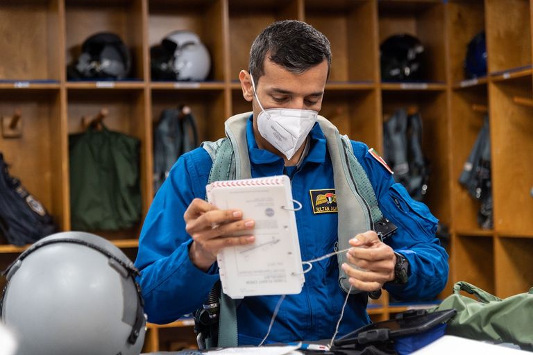 رائد الفضاء الإماراتي سلطان النيادي