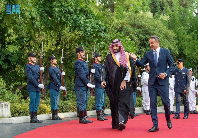 جانب من لقاء ولي العهد السعودي ورئيس وزراء اليونان
