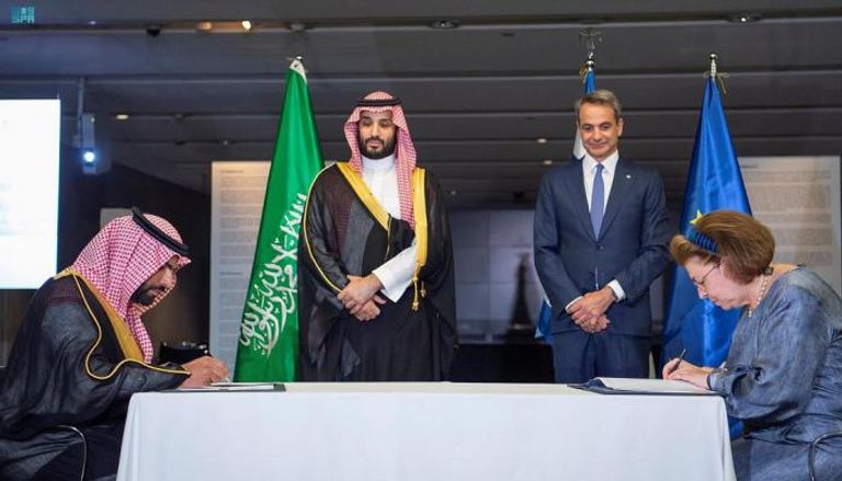 الأمير محمد بن سلمان ورئيس وزراء اليونان يشهدان توقيع اتفاق