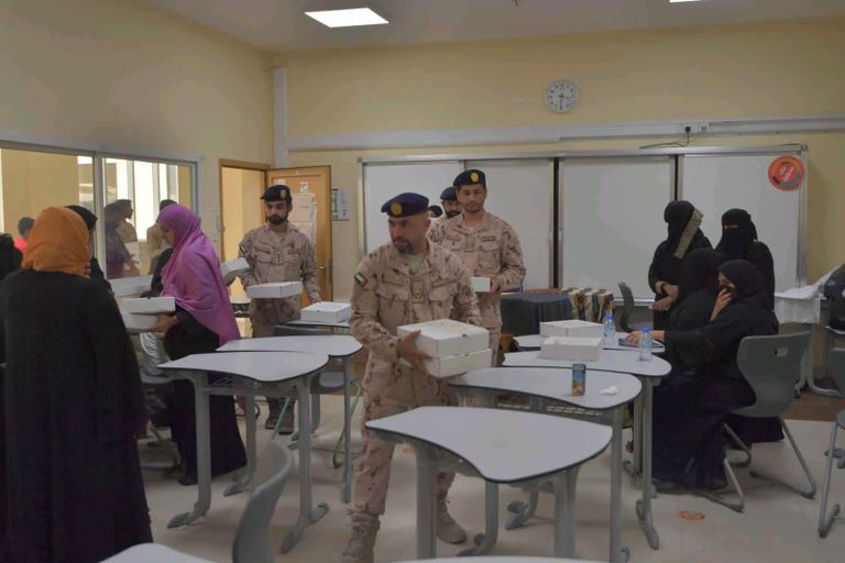 جانب من إجلاء المدنيين في الفجيرة لمناطق الإيواء