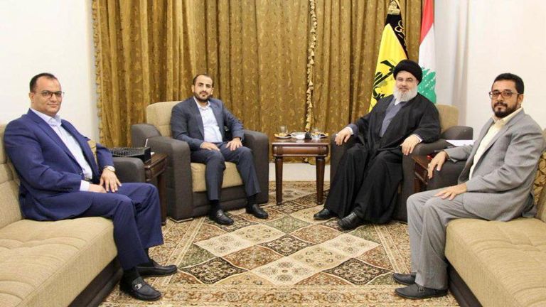 زعيما مليشيات حزب الله حسن نصر الله والحوثي عبدالملك الحوثي