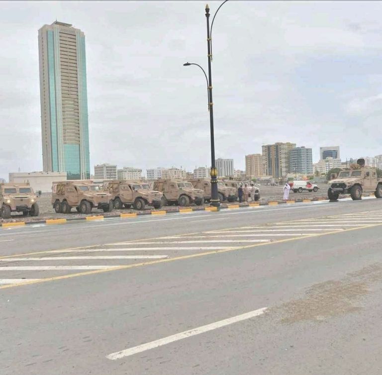 جانب من إجلاء المدنيين في الفجيرة لمناطق الإيواء