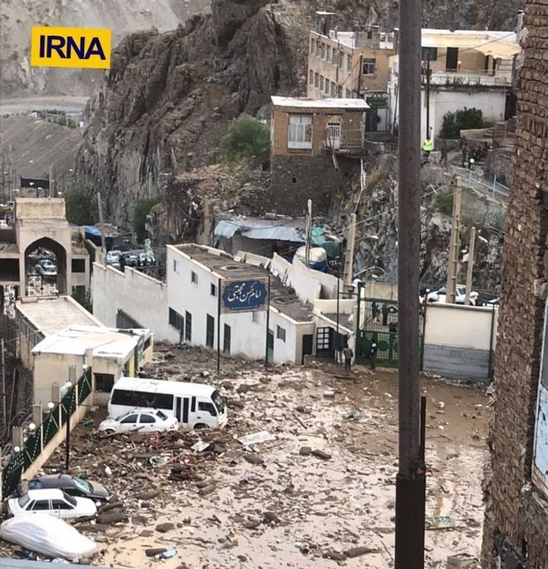 جهود إنقاذ منكوبي الفيضانات ما زالت جارية