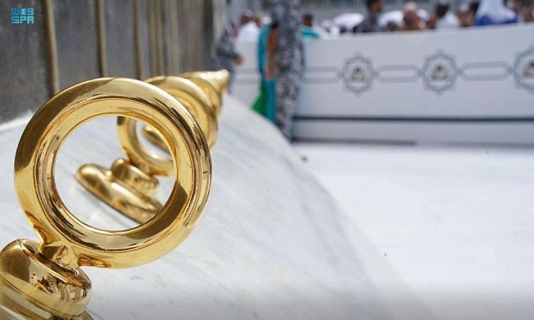 حليات تثبيت كسوة الكعبة