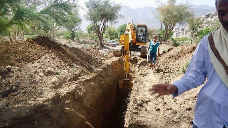 مقبرة الشهداء التي أقيمت على أنقاض المحطة البحثية