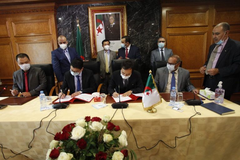 توقيع عقد استغلال غار جبيلات بين سوناطراك وشركات صينية افتتاح وزير الطاقة الجزائري مشروع منجم غار جبيلات للحديد