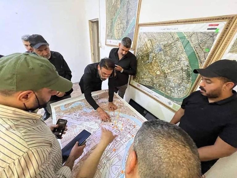 المشرف العسكري على سرايا السلام التابعة للصدر، تحسين الحميداوي صور متداولة لقوافل محتجين يتجهون للمنطقة الخضراء