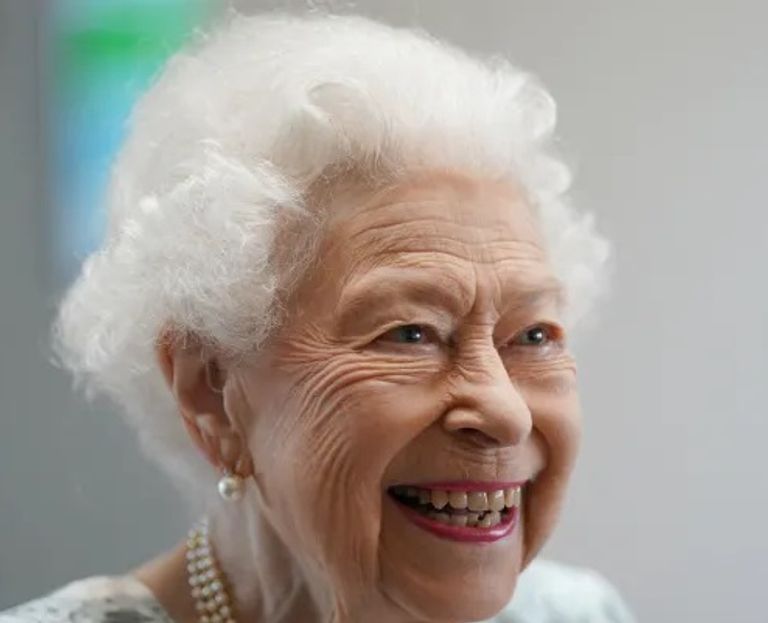 الملكة إليزابيث احتفالات جماهير إنجلترا بالتتويج بيورو السيدات