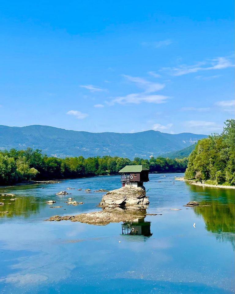 منزل نهر "درينا" منزل نهر