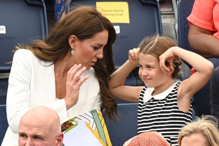 الأميرة شارلوت ووالداها في دورة ألعاب الكومنولث