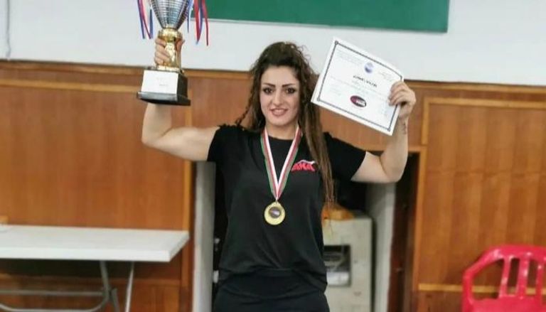 بطلة العراق لألعاب القوى البدنية دينا فؤاد