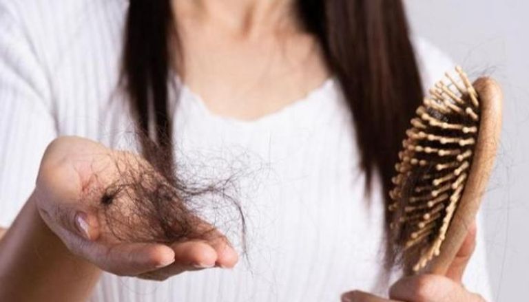 تساقط الشعر قد يرتبط بسوء التغذية أحيانا