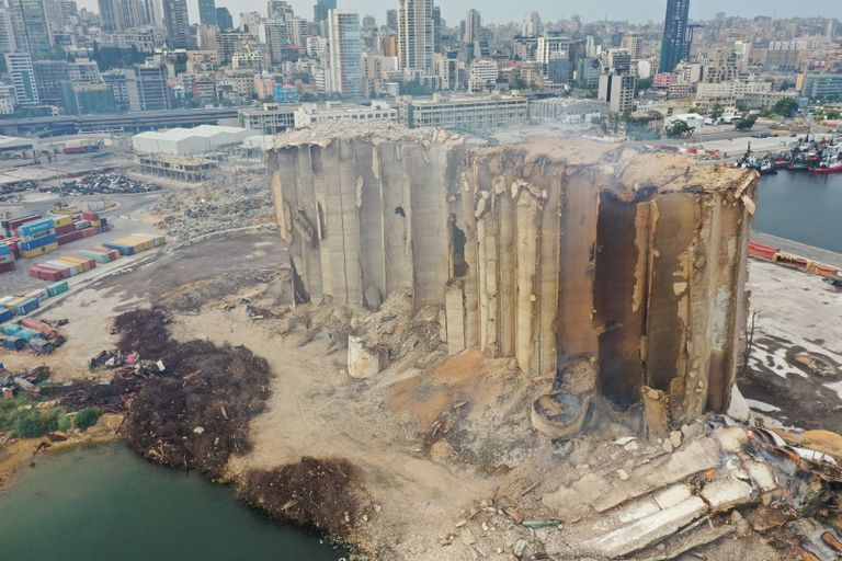 مرفأ بيروت كما بدا في الذكرى الثانية للانفجار