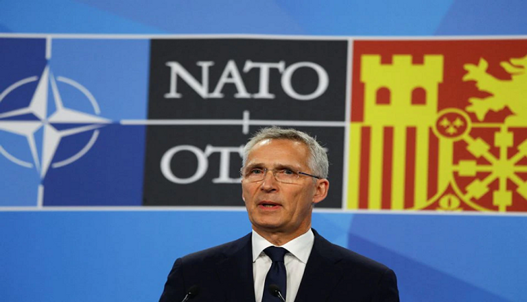 مروحيات وسفينة حربية روسية