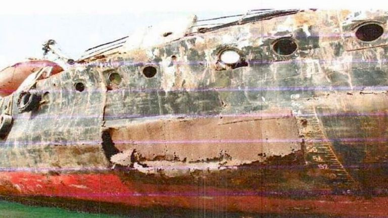 ناقلات عدن المتهالكة