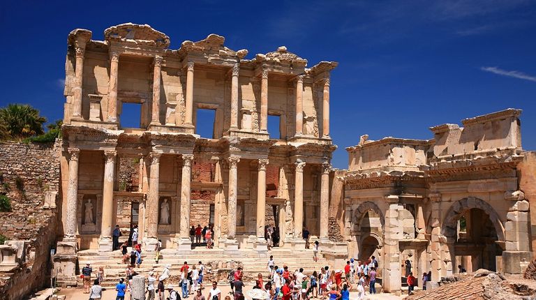 مدينة أفسس أحد أماكن السيحة في تركيا السياحة في تركيا…4 أماكن فريدة تخطف الأنظار