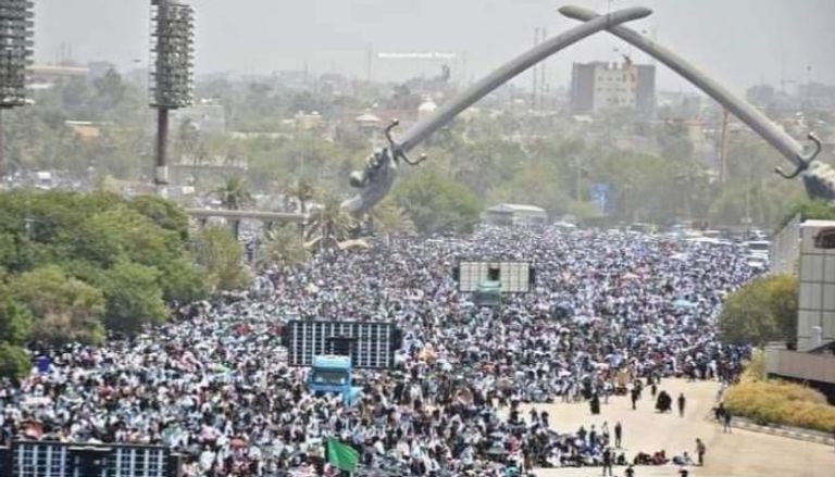 صلاة الجمعة المليونية التي أقامها أتباع الصدر في المنطقة الرئاسية
