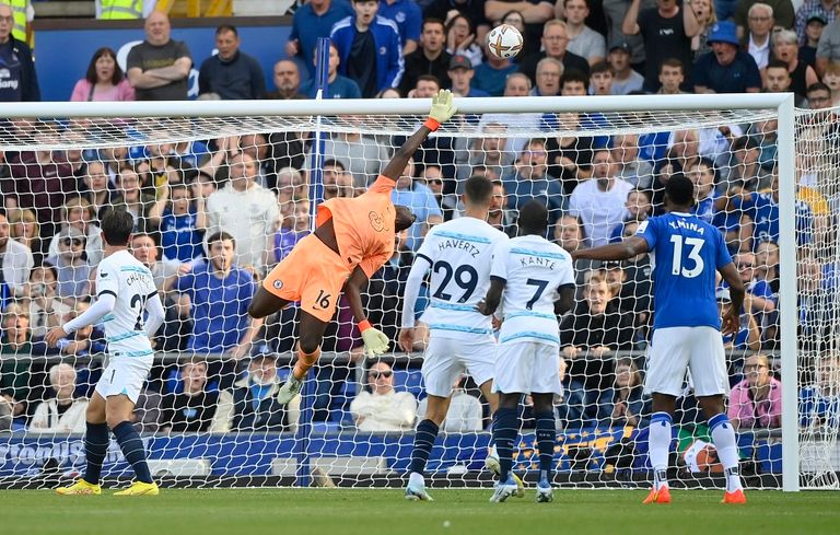 إدوارد ميندي من مباراة تشيلسي ضد إيفرتون إدوارد ميندي من مباراة تشيلسي ضد إيفرتون