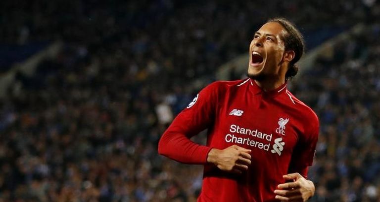 فيرجيل فان دايك نجم ليفربول محمد صلاح وكيفن دي بروين