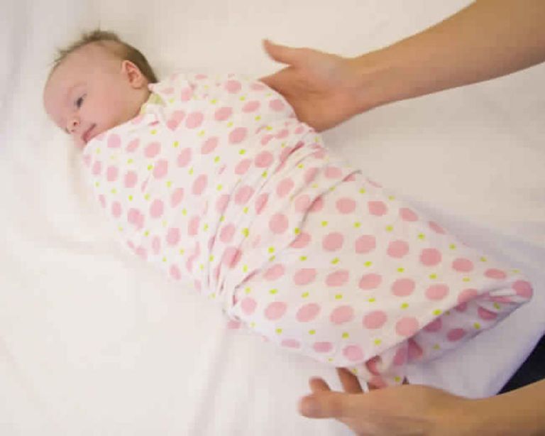 طفل يرتدي حفاضة - أرشيفية