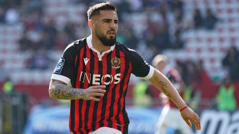 أندي ديلور مهاجم نيس الفرنسي بلال براهيمي لاعب نيس الفرنسي