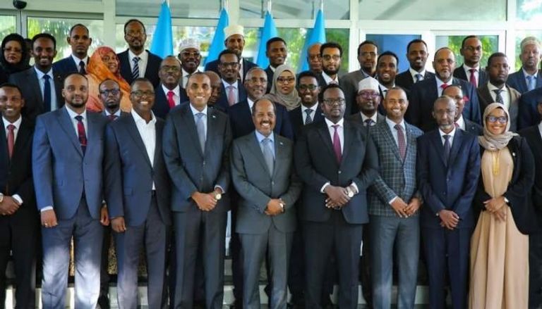 الرئيس الصومالي حسين شيخ محمود ورئيس الحكومة والوزراء