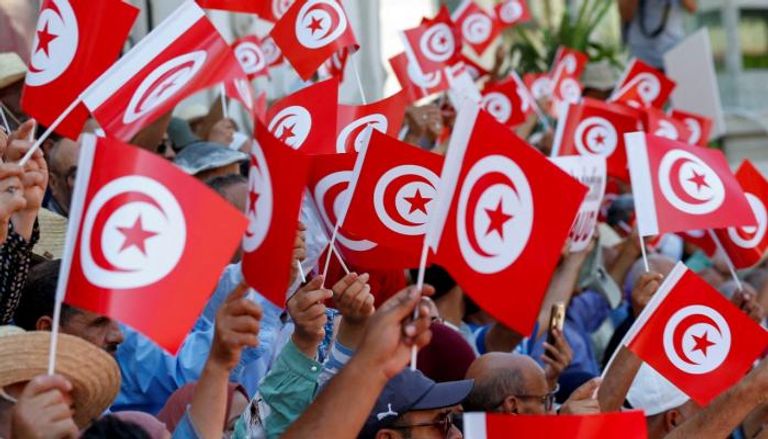 أعلام تونس